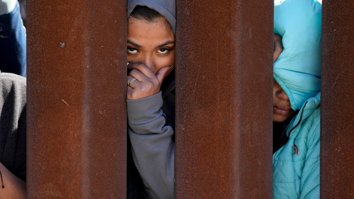 Biden Admin Sets New Immigration Rules at US-Mexico Border Following Title 42 End – NBC4 Washington - Vimarsana News