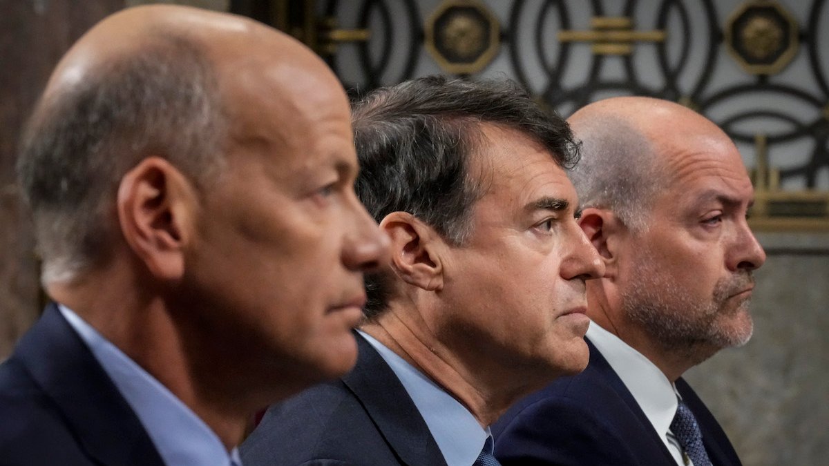 Executives From Failed Banks Face Senate Grilling Over CEO Pay and Bonuses – NBC4 Washington - Vimarsana News