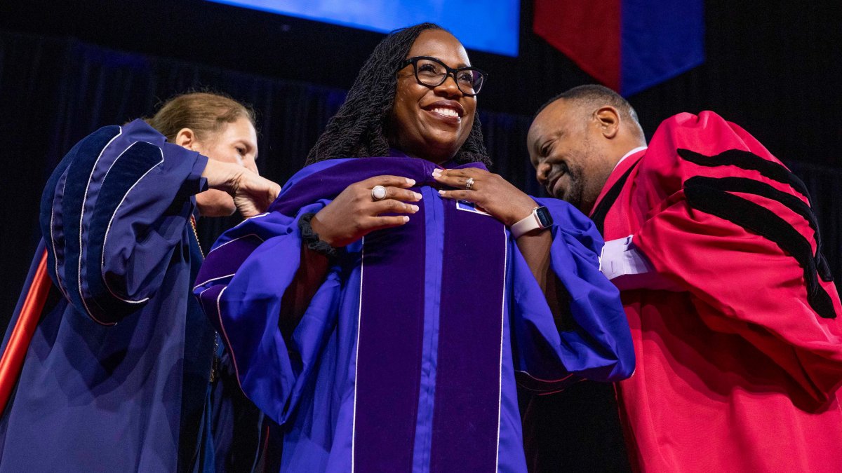Justice Ketanji Brown Jackson Gives DC Graduation Speech – NBC4 Washington