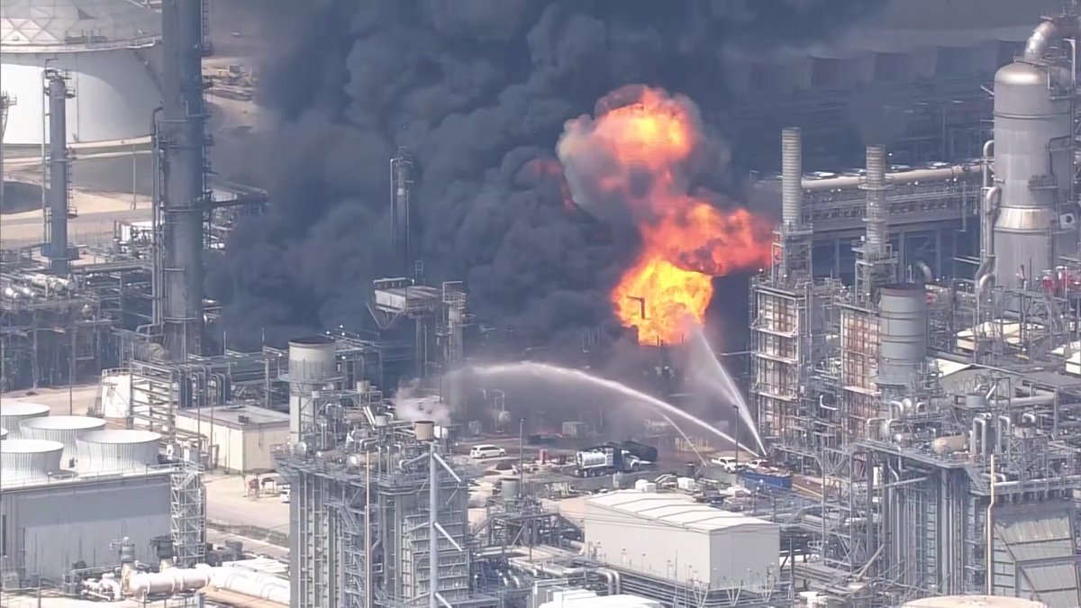 Large Fire at Texas Chemical Plant – NBC4 Washington - Vimarsana News