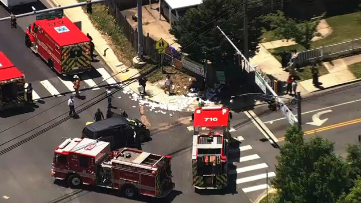 Maryland Mail Truck Crash Injures at Least 1; Mail Strewn in Roadway