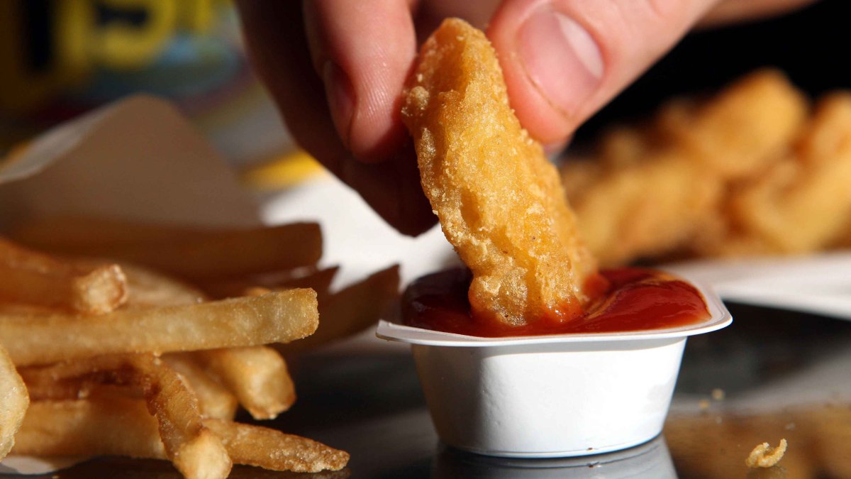 Parents Suing McDonald's Over Chicken Nugget That Burned Daughter – NBC4 Washington - Vimarsana News
