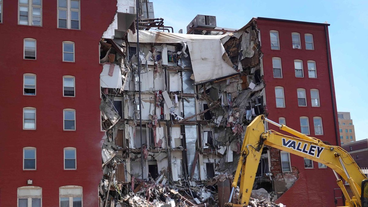 5 People Unaccounted for After Iowa Building Collapse, Mayor Says – NBC4 Washington - Vimarsana News