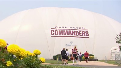 Magic Johnson addresses players at Washington Commanders practice – NBC4  Washington