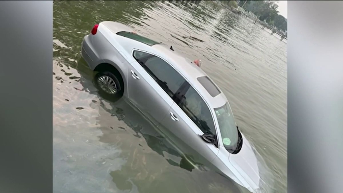 Good Samaritan rescues man from car in Chesapeake Bay – NBC4 Washington