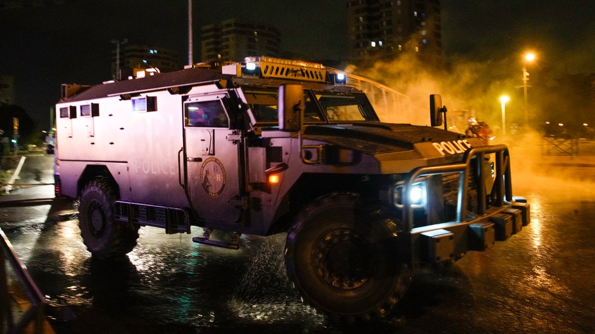 France protests: over 900 arrested as unrest spreads across cities – NBC4 Washington - Vimarsana News