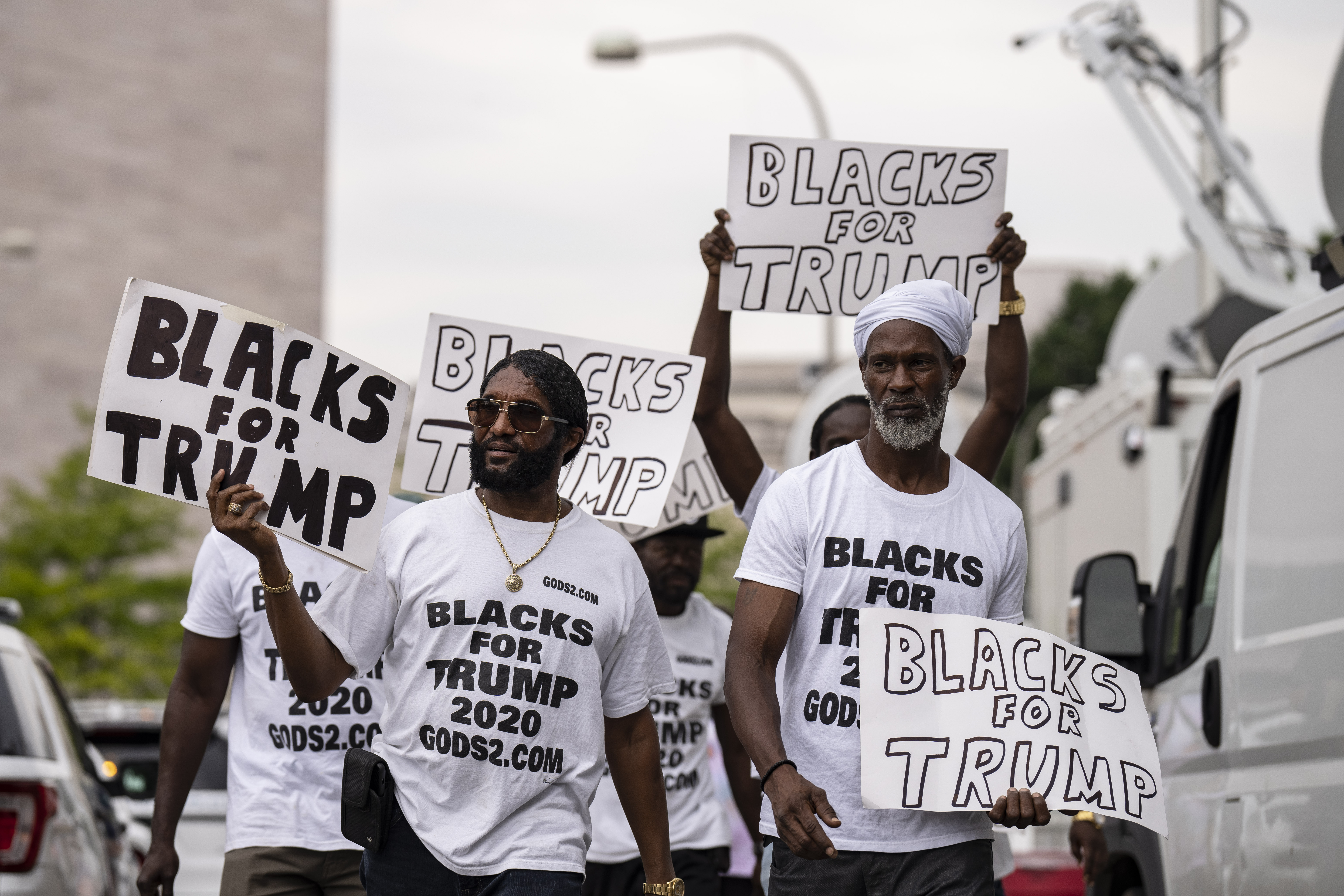 WASHINGTON, DC – AUGUST 3: Supporters of former U.S. President Donald Trump demonstrate outside of E. Barrett Prettyman U.S. Courthouse August 3, 2023 in Washington, DC. Trump is scheduled to be arraigned this afternoon after being indicted on four felony counts for his alleged efforts to overturn the 2020 election. (Photo by Drew Angerer/Getty Images)