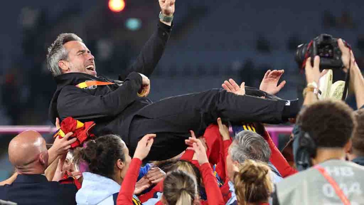La Federación Española de Fútbol despide al entrenador de la selección femenina – Telemundo Washington DC (44)