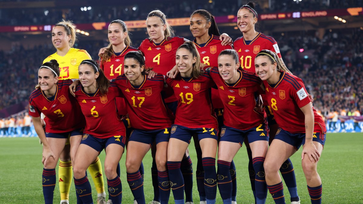 Spain women's national team refuses to play until soccer chief resigns