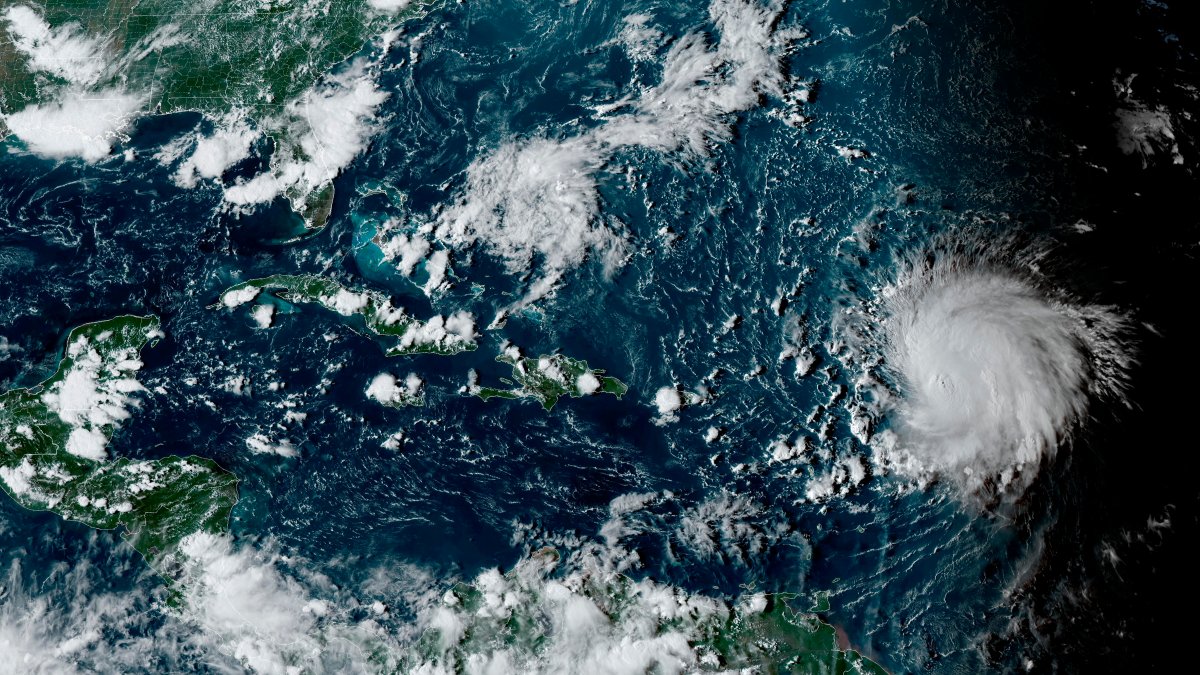 Hurricane Lee grew to have high winds as it traveled over Atlantic Ocean – NBC4 Washington - Vimarsana News