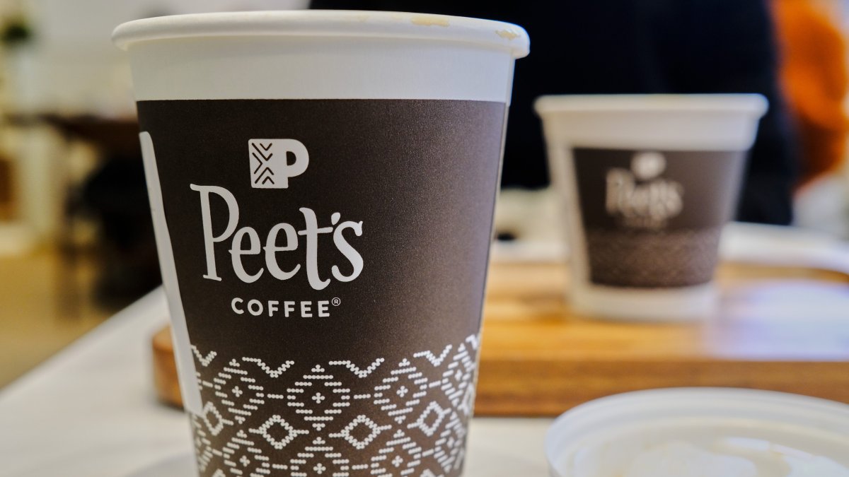 National Coffee Day: Peet's giving free drink to 'disloyal' customers – NBC4 Washington - Vimarsana News
