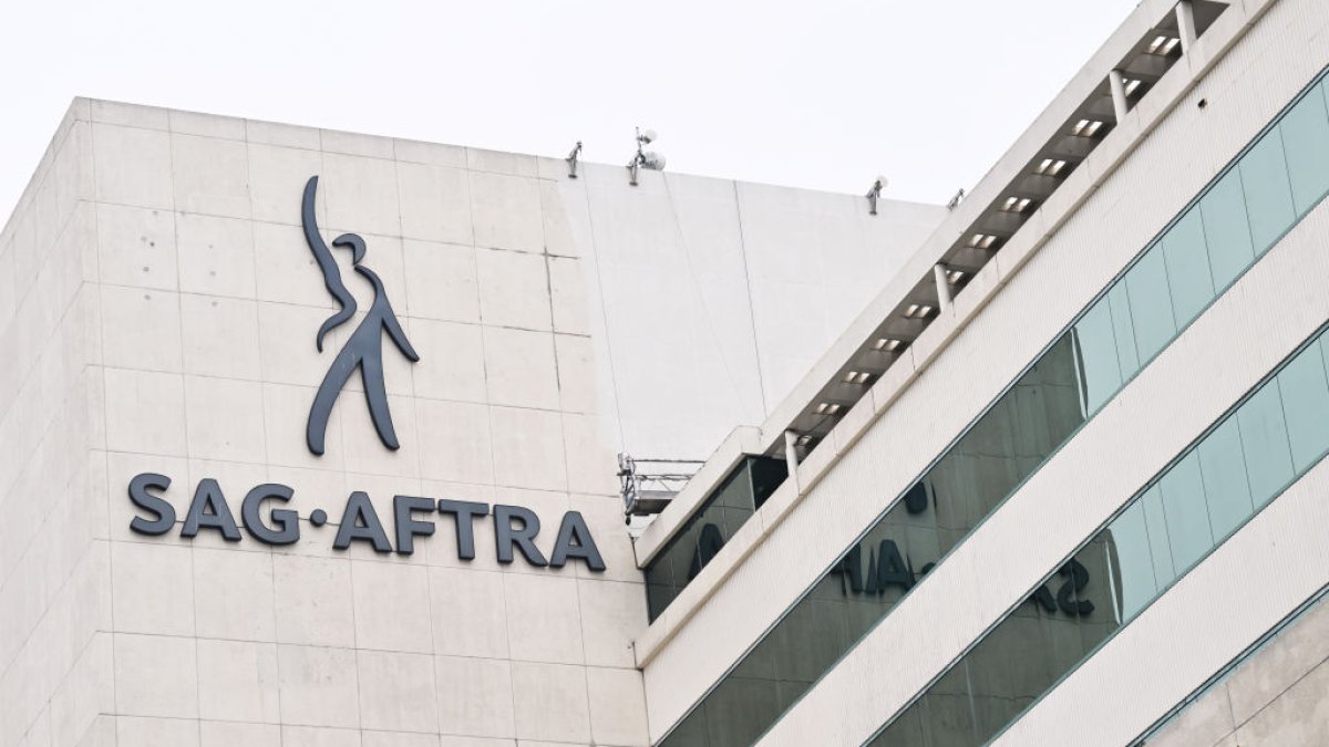 SAG-AFTRA weighs 'last, best offer' from Hollywood studios – NBC4 Washington - Vimarsana News