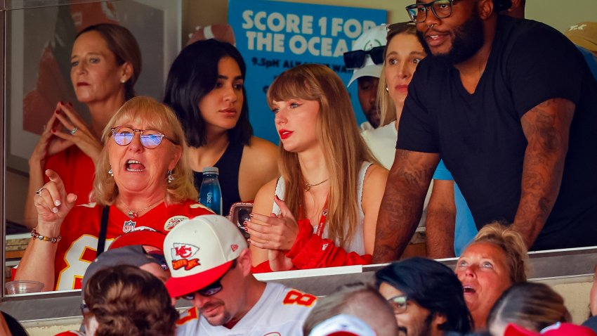 Taylor Swift attends Chiefs-Jets with A-list celebrities – NBC Boston