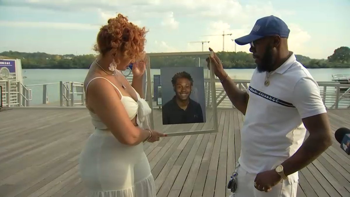 Parents who've lost kids to gun violence connect and heal on Potomac cruise - Vimarsana News