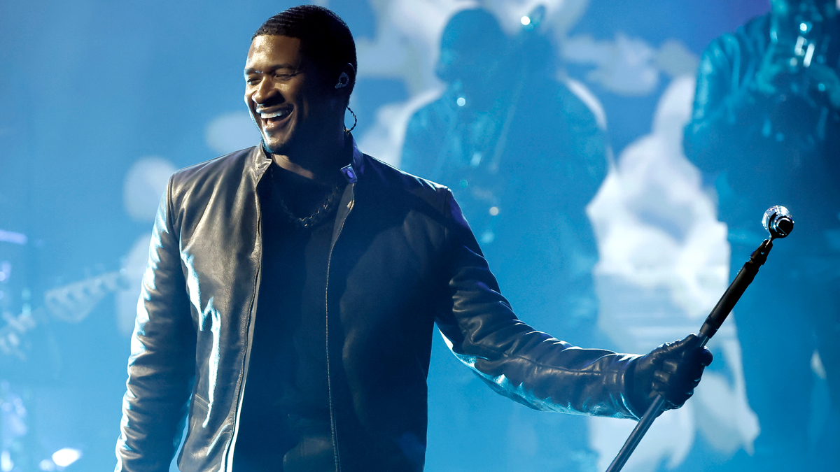 Every Super Bowl halftime performer: Usher, Rihanna, Eminem, Dr. Dre, Snoop  Dogg, Lady Gaga and more 