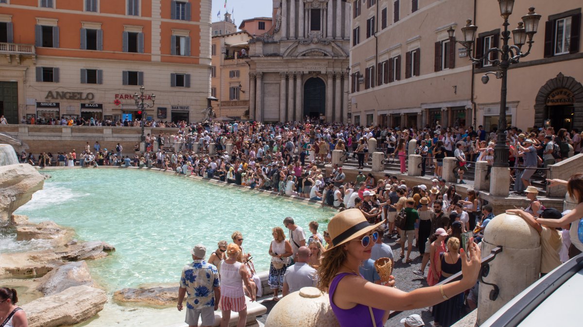 'They just come, take a nice selfie … and leave.' Overtourism returns, but cities are fighting back – NBC4 Washington - Vimarsana News