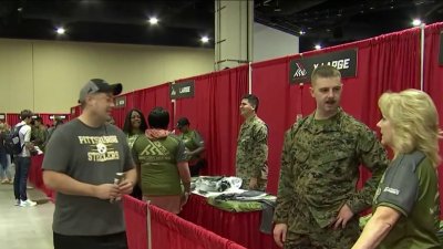Enthusiastic runners attend Marine Corps Marathon expo