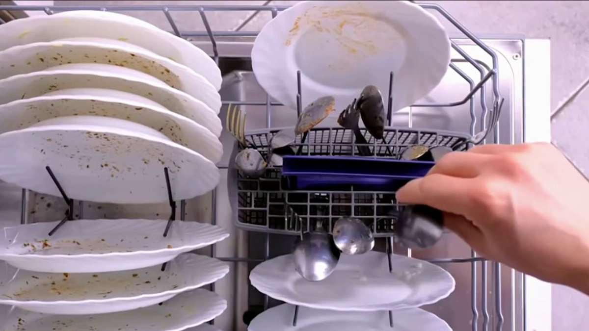 Apparently You Can Do The Dishes Without Scrubbing Them - Dengarden News