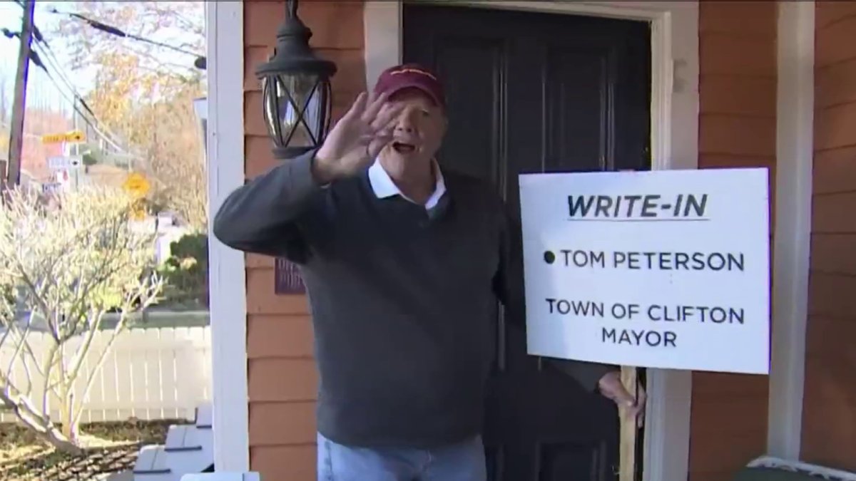 Writein candidate defeats incumbent mayor of small Virginia town