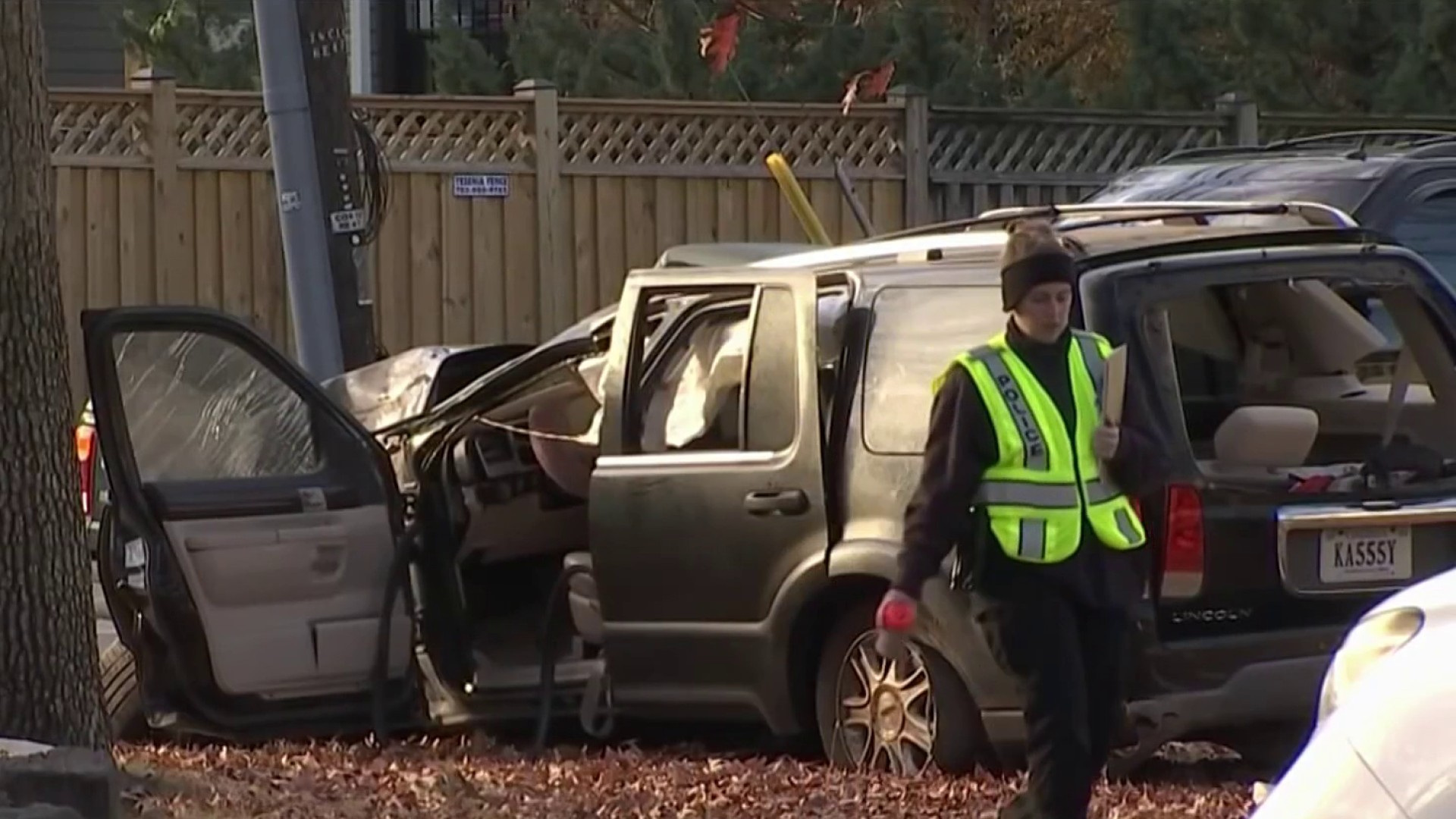 Teen seriously injured in triple car crash on Metropolitan Parkway