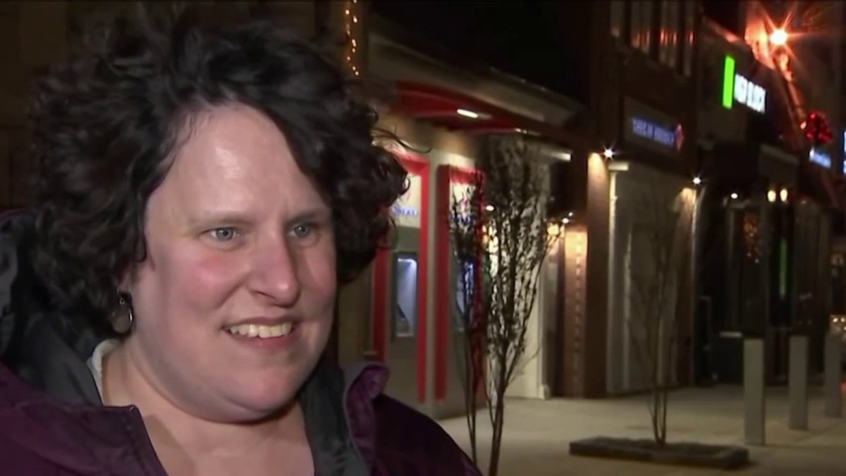Blind DC woman reunites with officer and 911 call taker who rescued her – NBC4 Washington - Vimarsana News