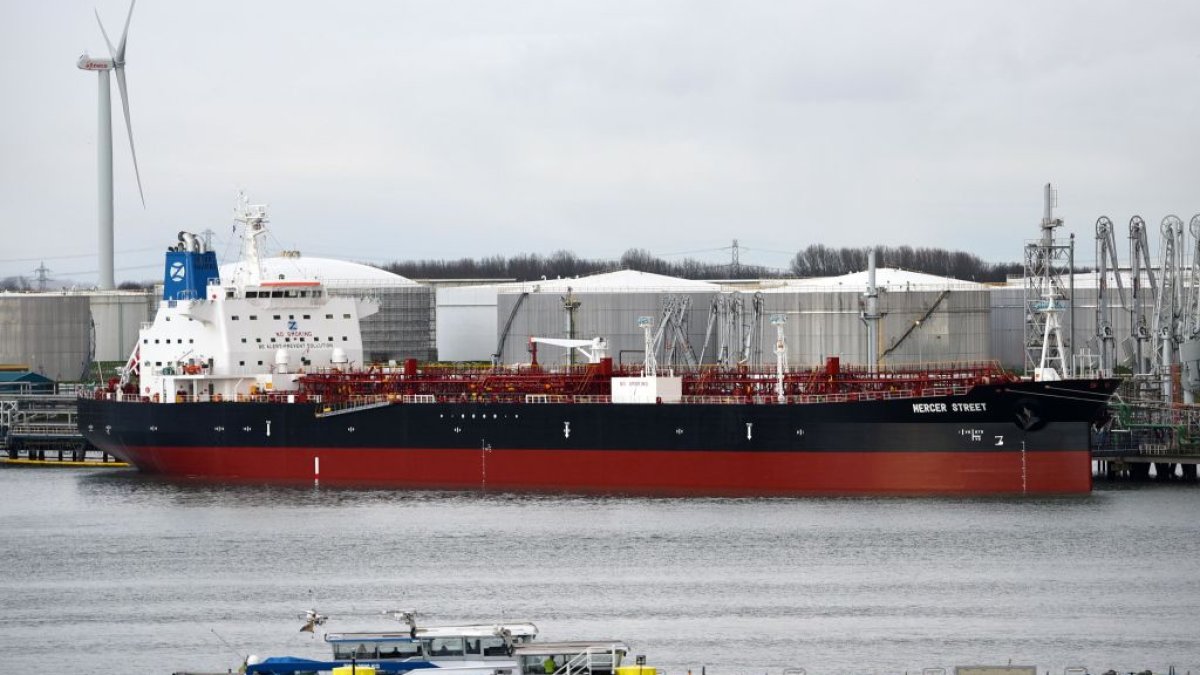 Yemen's Houthi rebels blamed for seizure of Israeli-linked tanker – NBC4 Washington - Vimarsana News