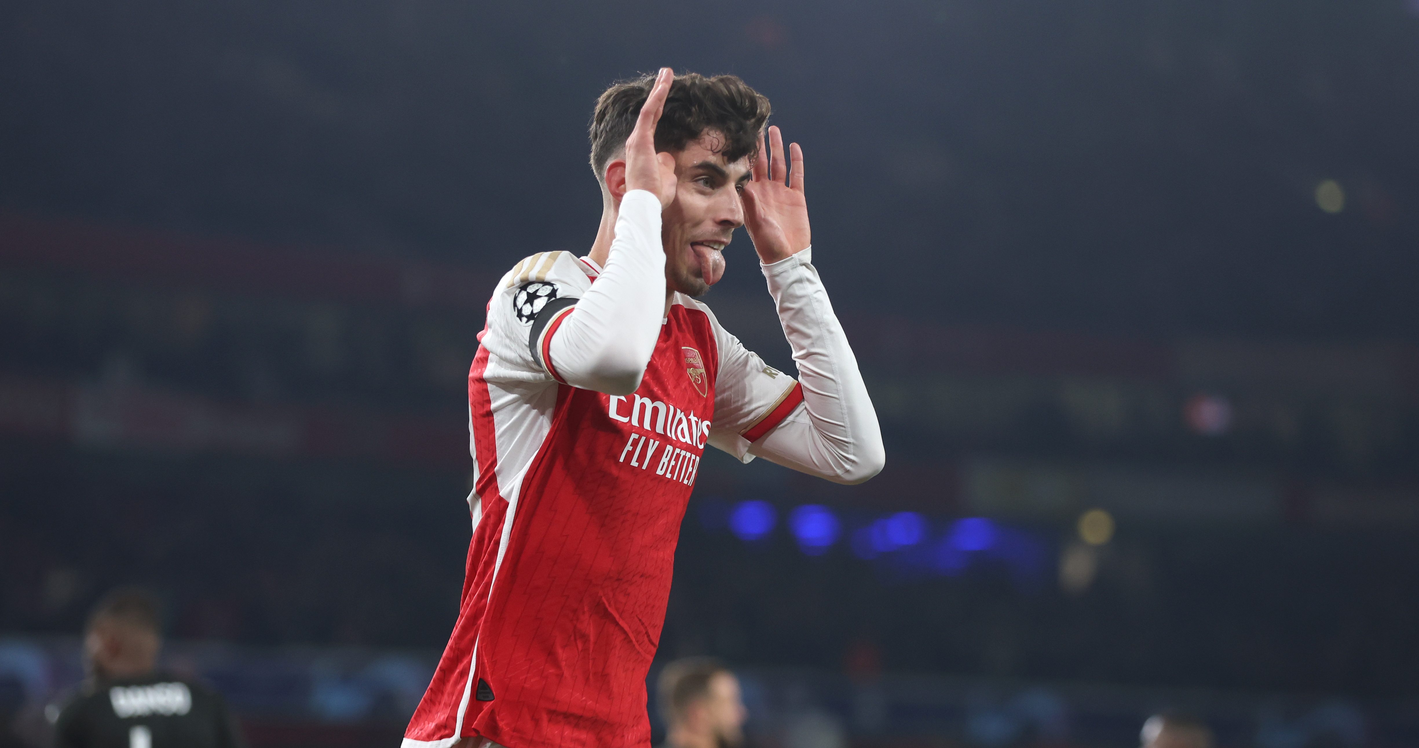 Arsenal crush Lens 6-0 to reach Champions League last 16