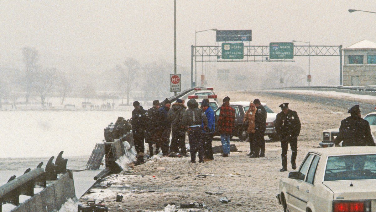 A look back at the 1982 crash of Air Florida Flight 90 into the Potomac ...