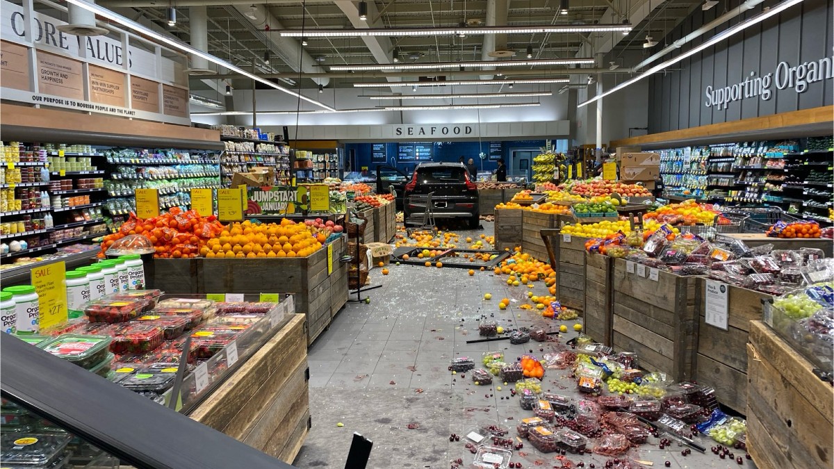 Car goes inside Bethesda Whole Foods disrupting Sunday grocery shopping –  NBC4 Washington