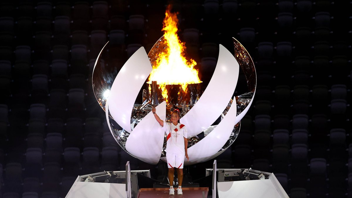 List of torchbearers at the lighting of the Olympic cauldron shows famous torchbearers – NBC4 Washington