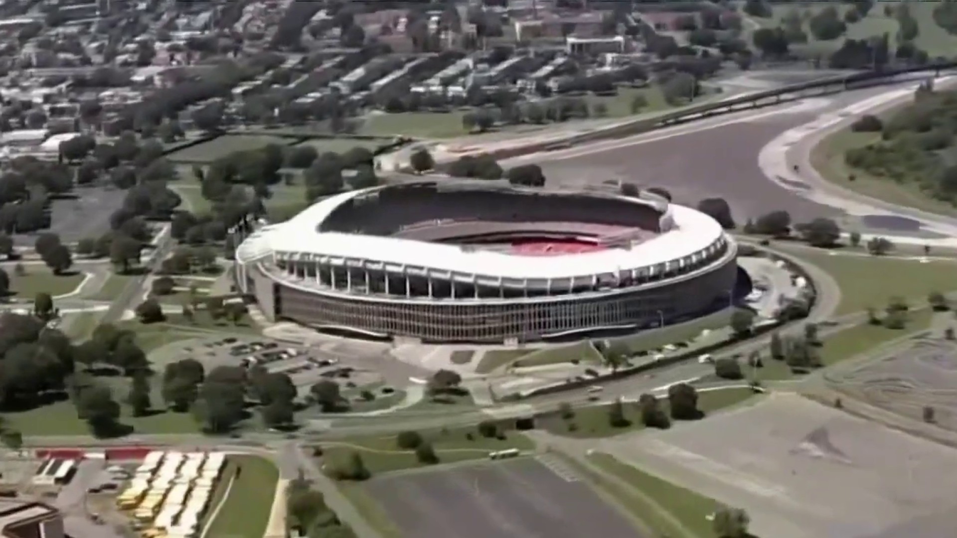 US House debates bill to allow new stadium on RFK campus: The News4 Rundown