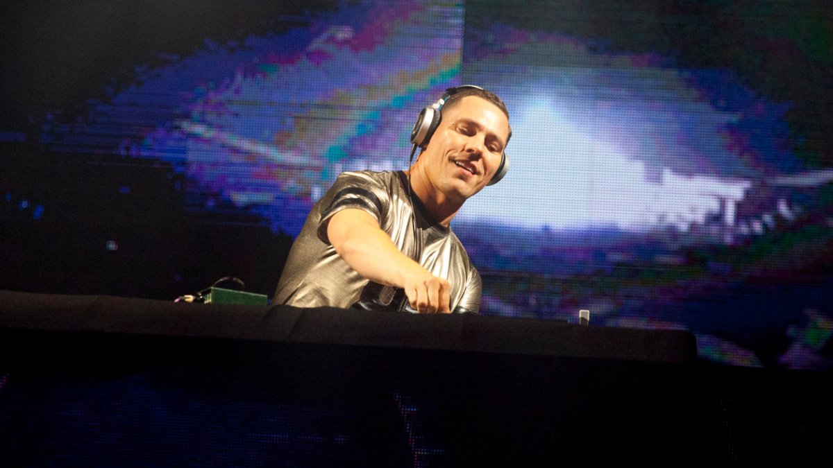 DJ Tiësto pulls out of Super Bowl for family reasons – NBC4 Washington - Vimarsana News
