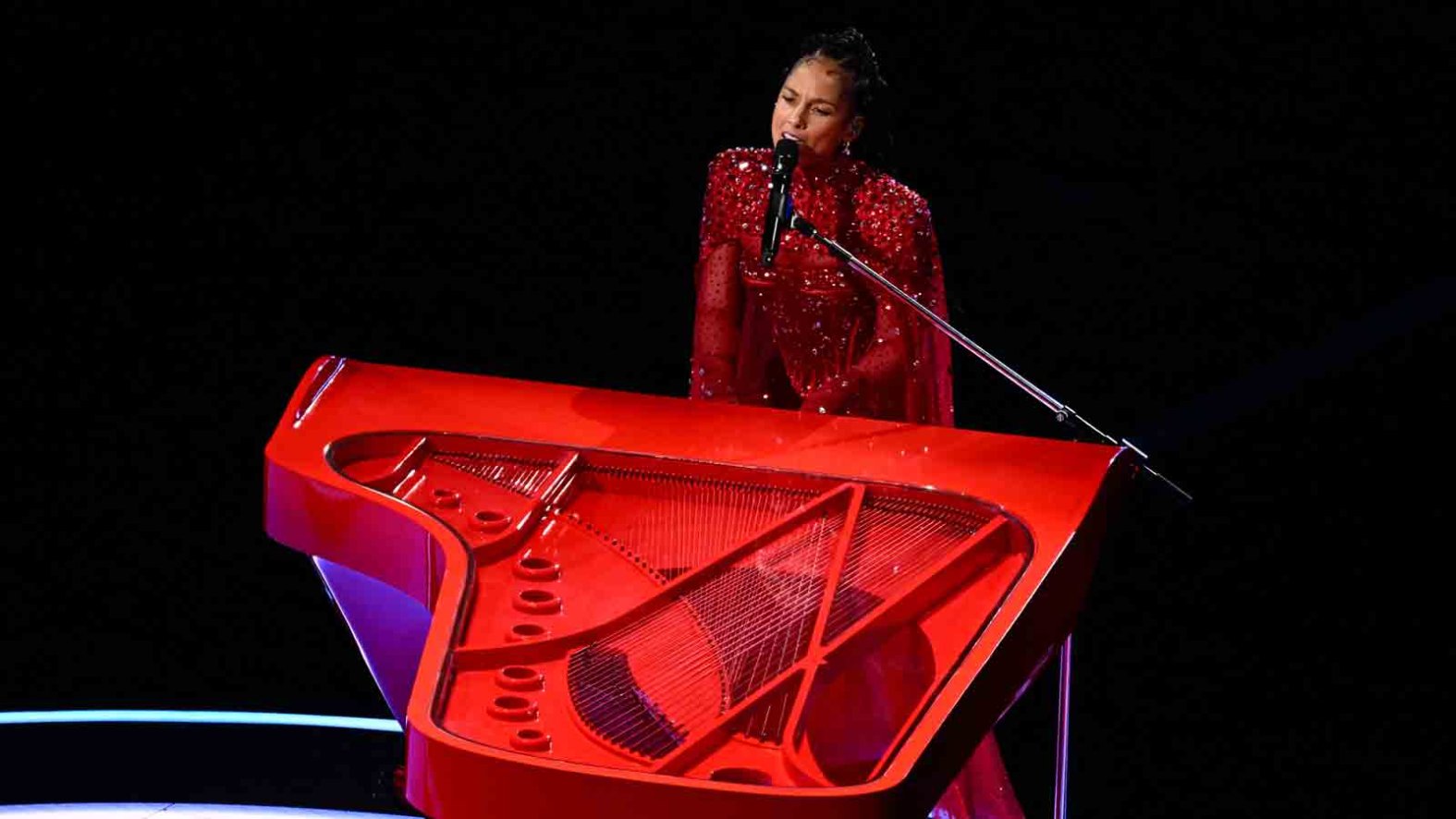 Who performed with Usher during Super Bowl halftime show? NBC4 Washington Who performed with Usher during Super Bowl halftime show? NBC4 Washington