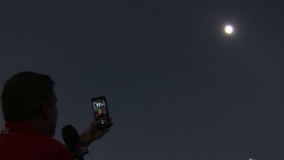 ‘Here we go!' Doug Kammerer reports as eclipse plunges Indianapolis into darkness