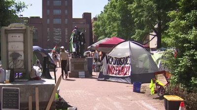 Protesters topple barriers at GW: The News4 Rundown