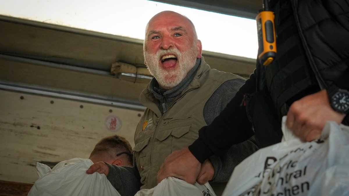 Chef José Andrés says IDF strike on World Central Kitchen convoy was