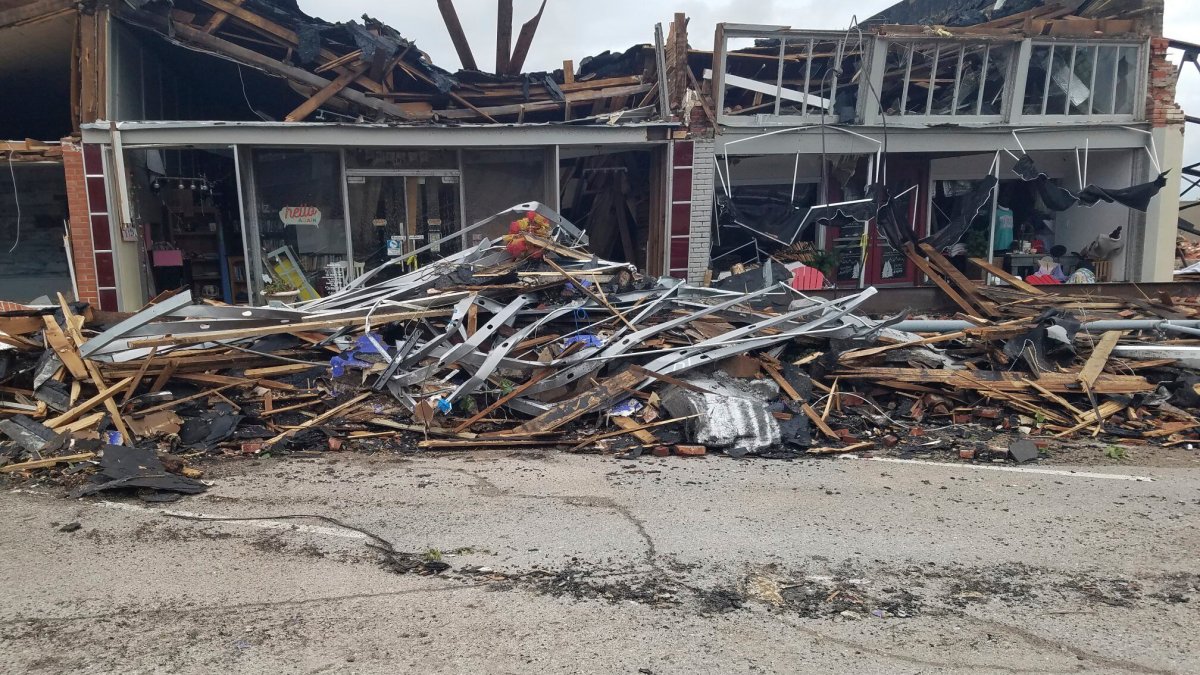 Tornado devastates small Oklahoma town, residents react – NBC4 Washington - Vimarsana News