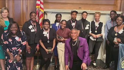 Deanwood radio broadcast students receive Congressional award