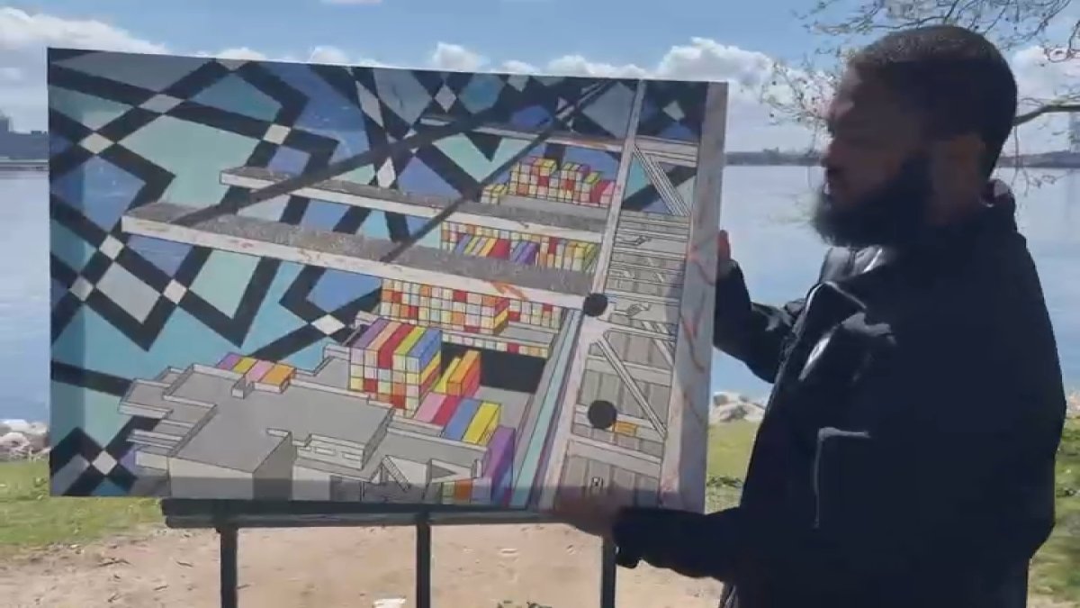 Baltimore longshoreman turns to his art to make ends meet after bridge