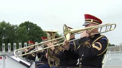 National Memorial Day Parade honors veterans on National Mall