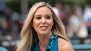 Kate Gosselin visits "Extra" at Universal Studios Hollywood