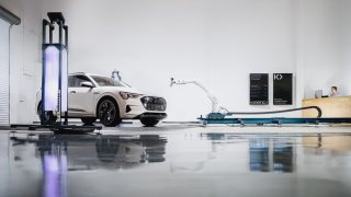 Kinetic uses robotics and AI to recalibrate the software and sensors in electric vehicles.