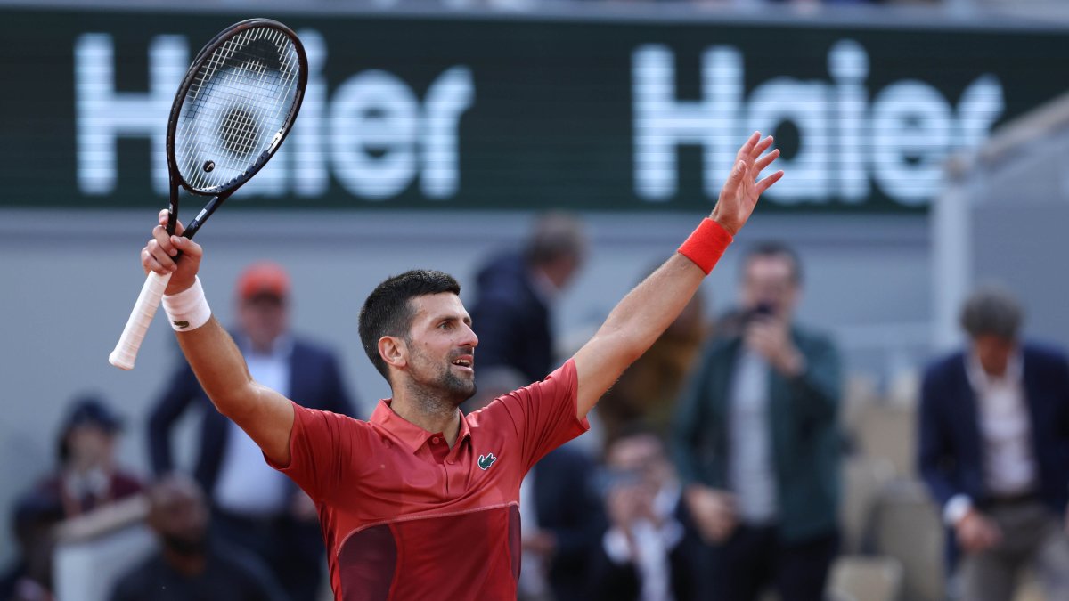 Djokovic wins record 370th Grand Slam match, advances at French Open ...