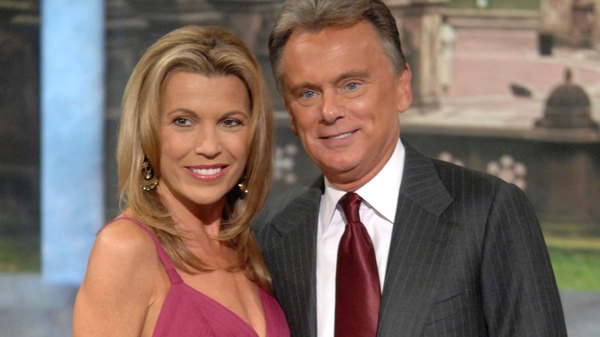Vanna White bids an emotional goodbye to Pat Sajak NBC4 Washington
