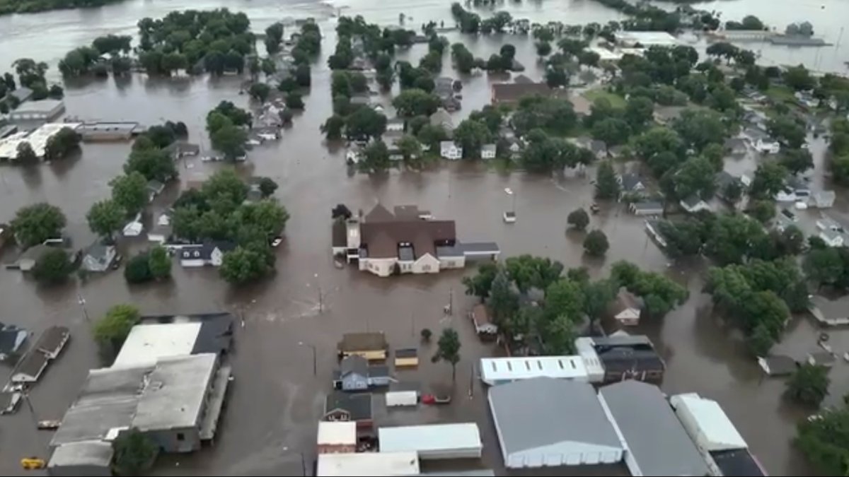 Helicopters scramble to rescue people in flooded Rock Valley, Iowa ...