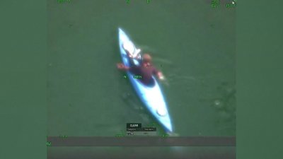 WATCH: Washington man kayaks away from police during chase