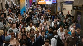 NJ Transit And Amtrak Leave NYC Commuters With 90-Minute Delays