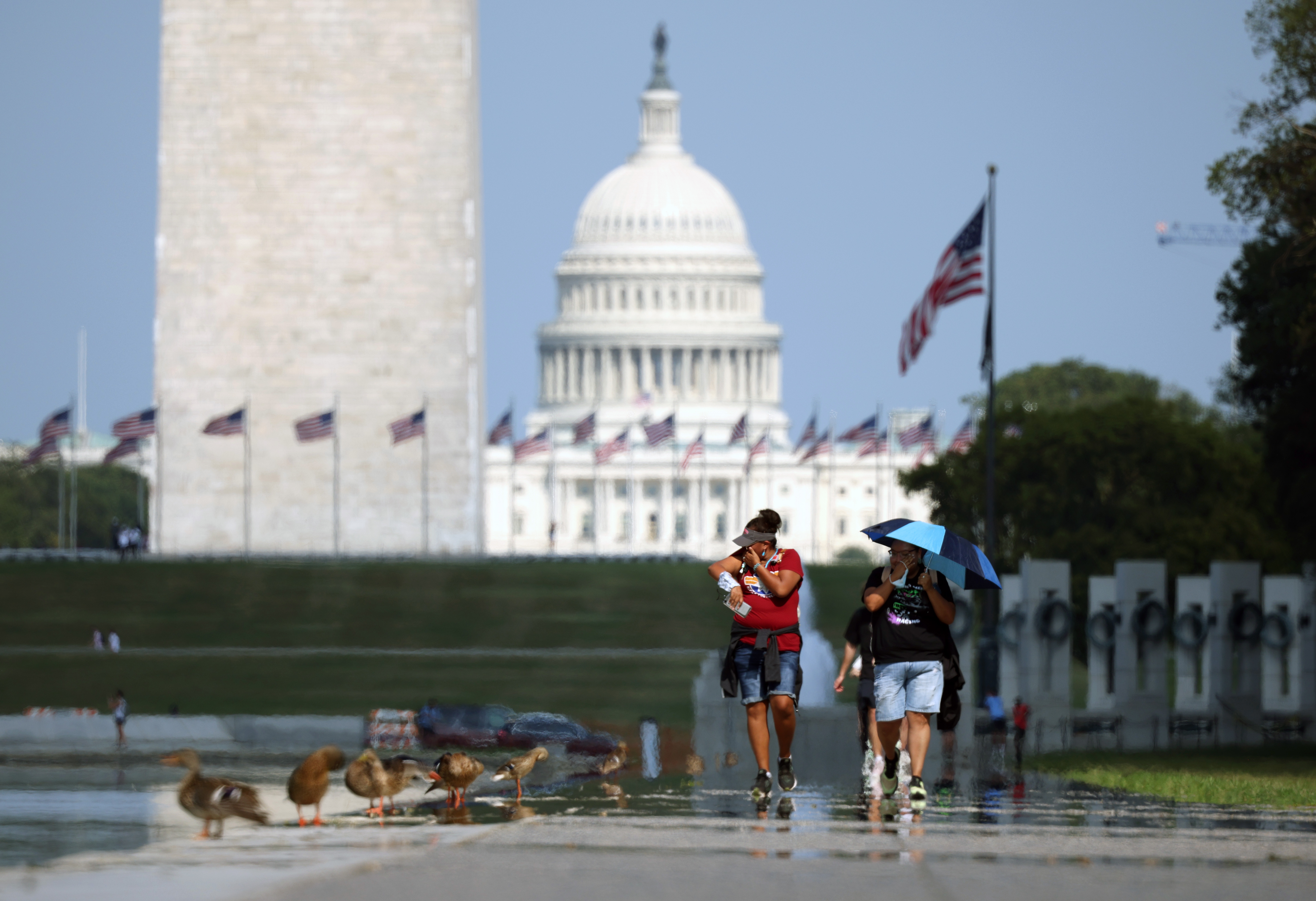 Why do some areas of the DMV feel hotter than others?