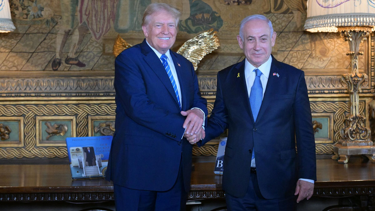 A beaming Trump welcomes Netanyahu to Mar-a-Lago