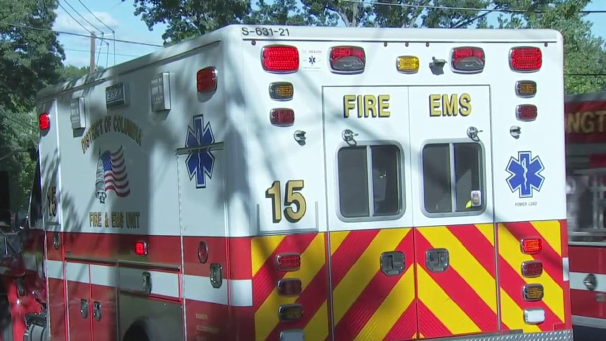 Man critically hurt in Southeast DC apartment fire – NBC4 Washington